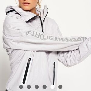 NWOT light gray, superdry sport size large windcheater